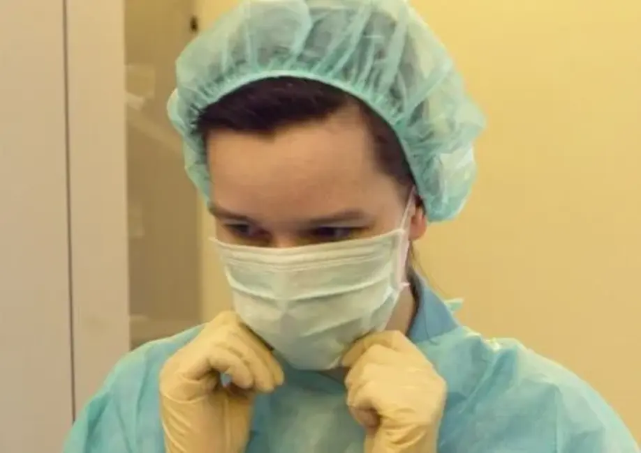 Vecmātes un māsas Latvijā joprojām atstātas novārtā atalgojuma ziņā