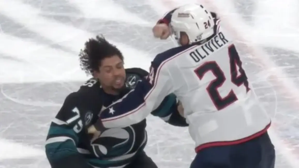 Video: Merzļikina komandas biedrs noskatās iespaidīgu kautiņu starp NHL spēlētājiem