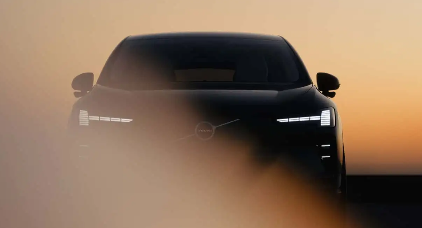 “Volvo” sola, ka jaunais “EX60” elektriskais SUV nobrauks 800 kilometrus ar vienu uzlādi