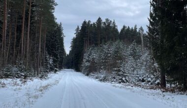 sniegs, atkala un slideni ceļi -