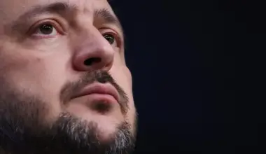 Zelenskis veic plašas kadru pārmaiņas: demisionē Drošības dienesta vadītājs, notiek valdības pārkārtojumi