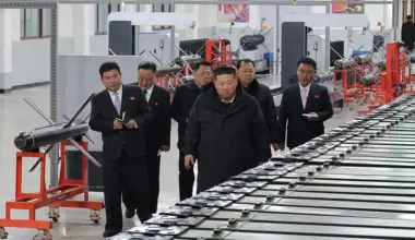 Ziemeļkoreja izšauj ballistiskās raķetes uz jūru pirms Dienvidkorejas līdera vizītes Ķīnā