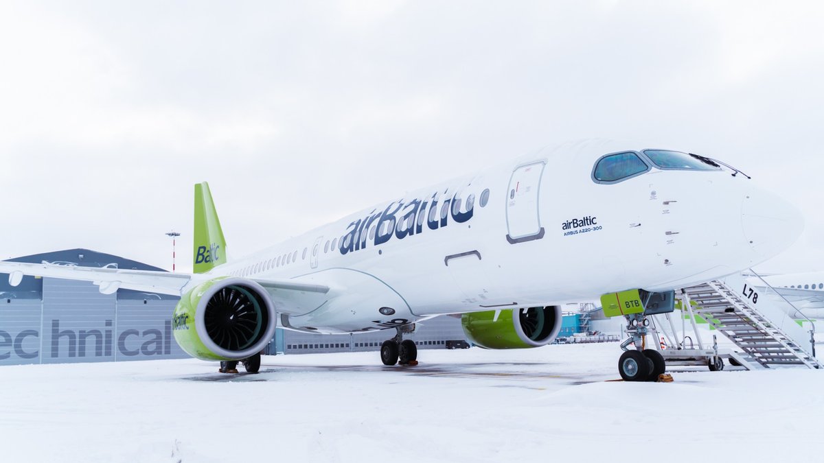 "airBaltic" saņem jaunāko "Airbus A220-300" lidmašīnu