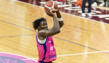 Adevunmi pavelk uzbrukuma vezumu, "Rīgas Zeļļi" nonāk iedzinējos kausa pusfinālā – Basketbols – Sportacentrs.com