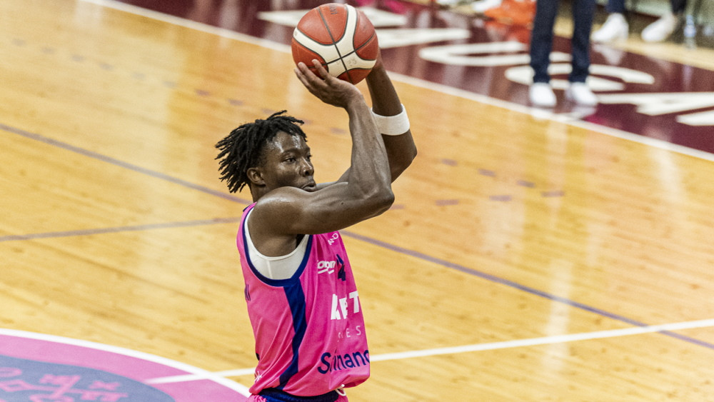 Adevunmi pavelk uzbrukuma vezumu, "Rīgas Zeļļi" nonāk iedzinējos kausa pusfinālā – Basketbols – Sportacentrs.com