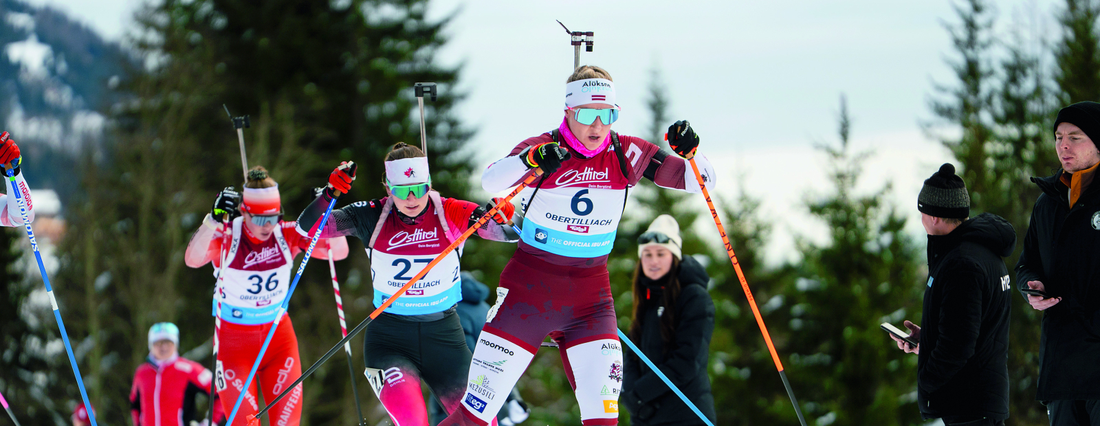 Grupējumiem pa vidu / Diena