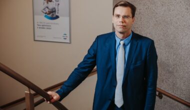 Cik ilgi kāpsim uz veciem grābekļiem?