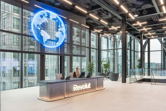 Foto: "Revolut" atklāj jaunu centrālo biroju; izziņo ambiciozus plānus