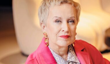 Ir bijuši periodi, kad es tiešām pati sevi aiz matiem izrauju no nekurienes — Santa