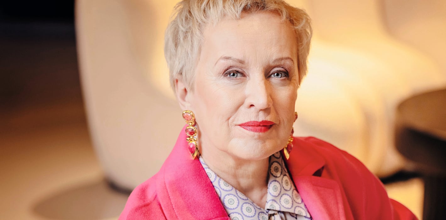 Ir bijuši periodi, kad es tiešām pati sevi aiz matiem izrauju no nekurienes — Santa