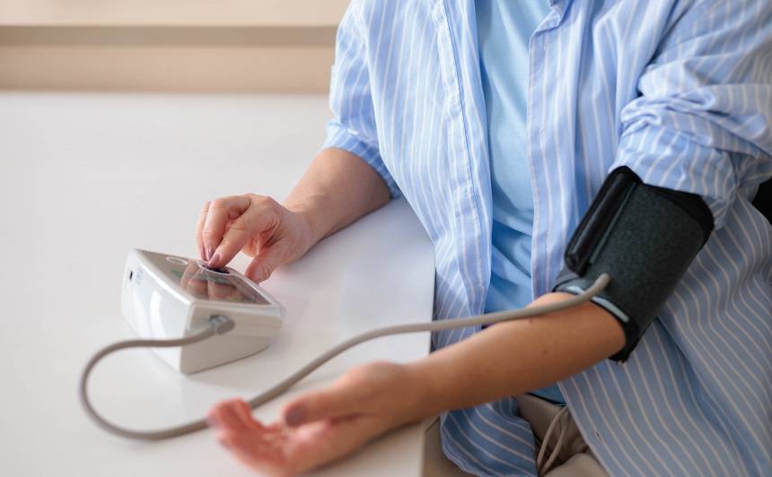 Zems asinsspiediens – raizēties vai dzīvot tik nost? Skaidro kardioloģe — Santa