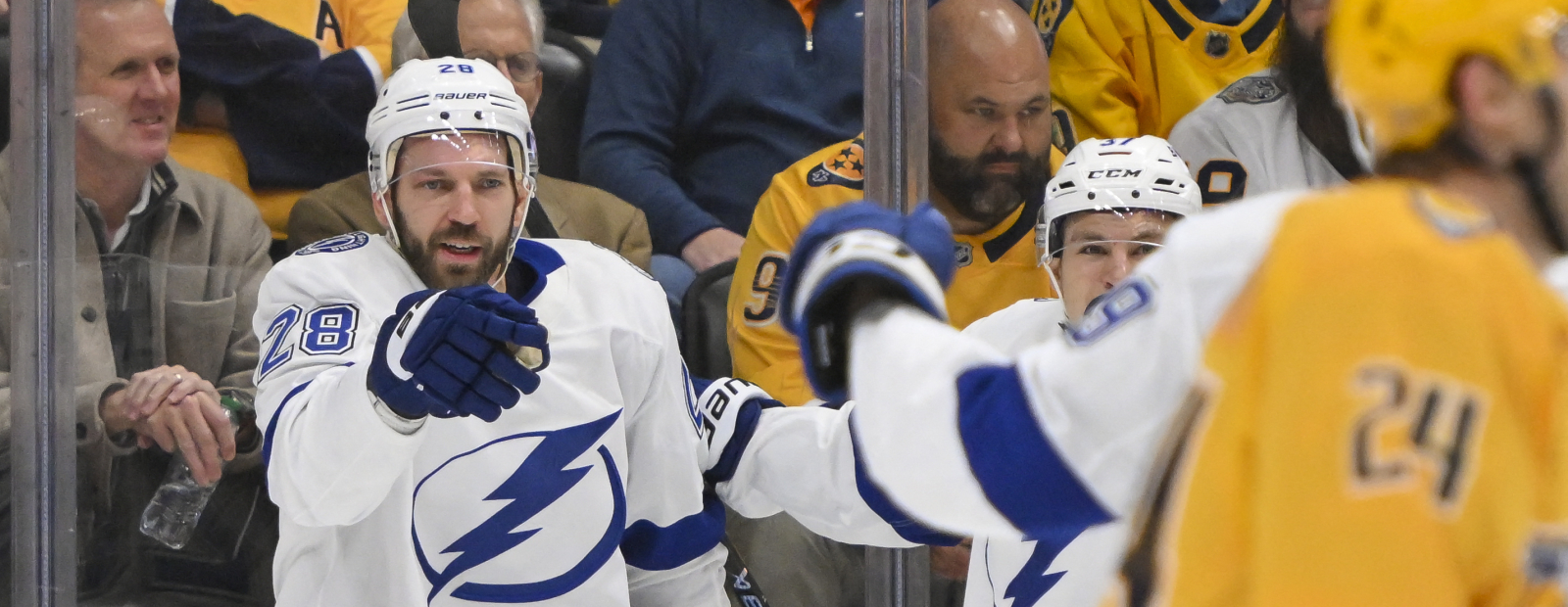 Girgensons rezultatīvs ceturtajā mačā pēc kārtas, Lightning pagarinot uzvaru sēriju / Diena