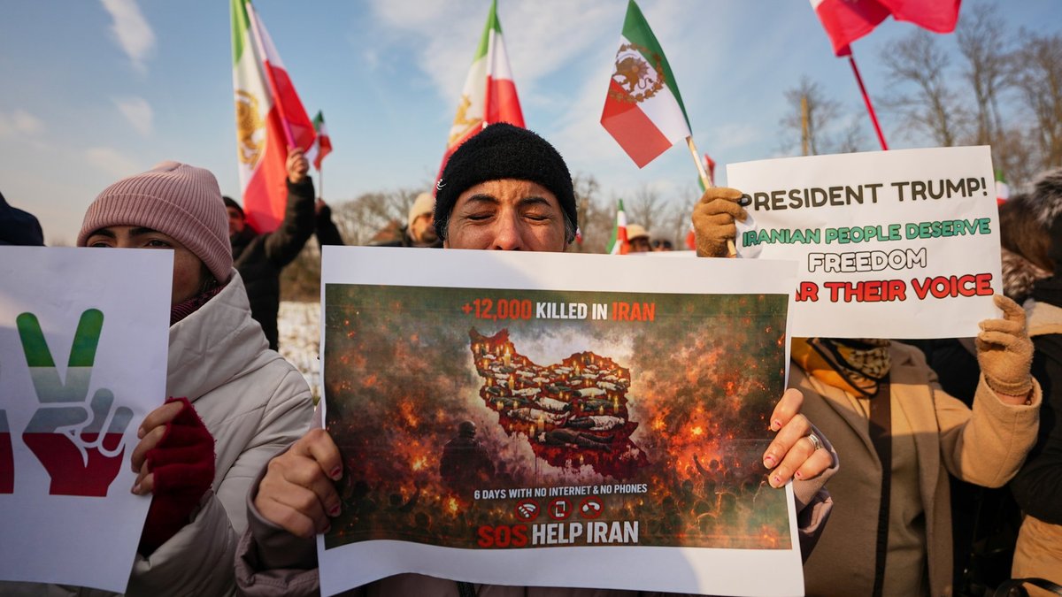 Irāna brīdina, ka uzbruks ASV militārajām bāzēm, ja Vašingtona iejauksies protestos, ziņo "Reuters"