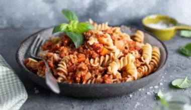 airBaltic atklāj: Ko pasažieri visvairāk izvēlējās ēst un dzert lidojuma laikā 2025. gadā