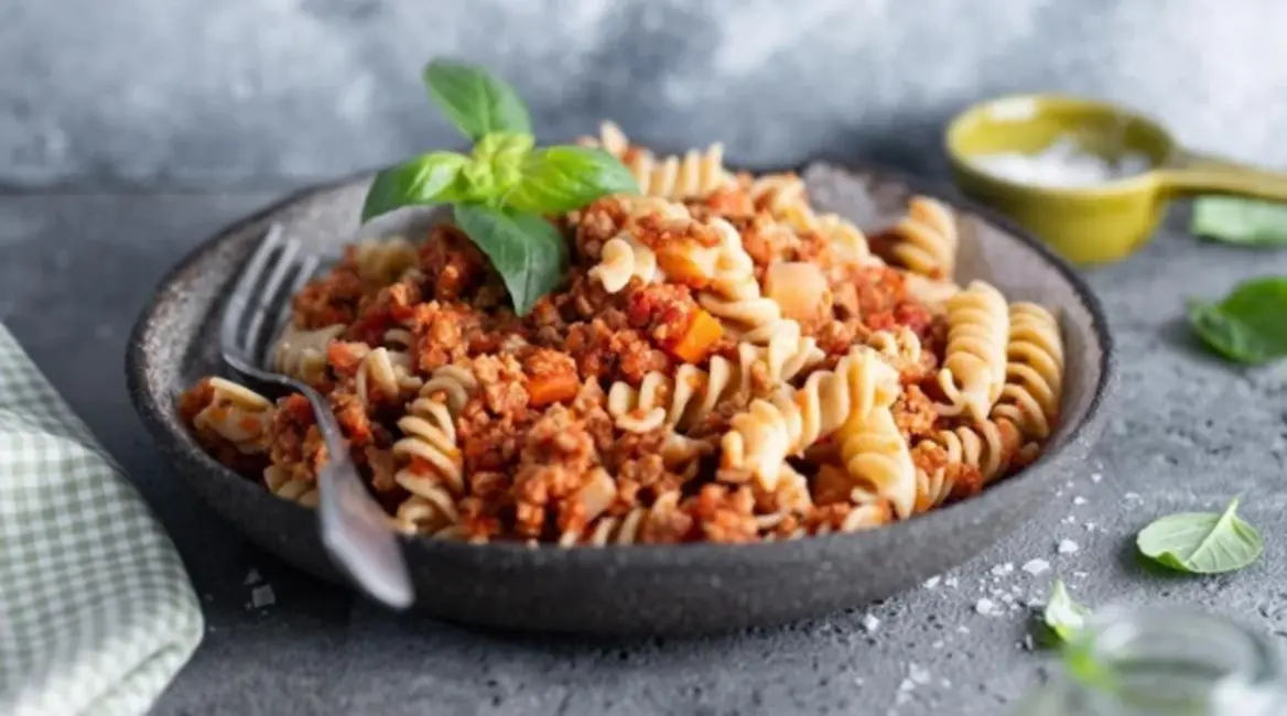 airBaltic atklāj: Ko pasažieri visvairāk izvēlējās ēst un dzert lidojuma laikā 2025. gadā