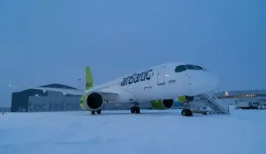 airBaltic saņem jaunu Airbus A220-300 lidmašīnu, paplašinot savu floti