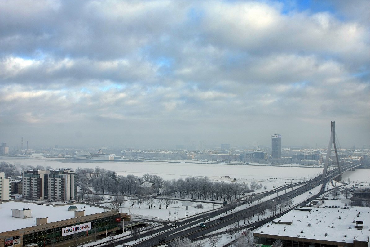 Ceturtdien Latvijā nesnigs, vakarā pastiprināsies sals / Raksts