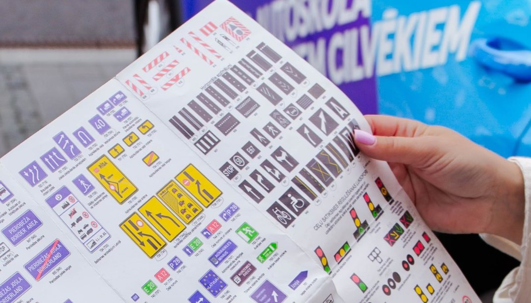 Jaunākās vakances: meklē autoiekrāvēja operatoru, peldēšanas treneri un braukšanas instruktoru