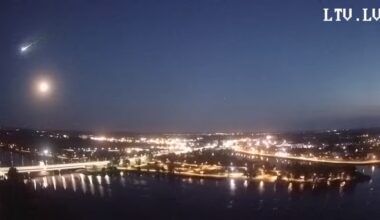 Latvijas debesīs novērots spožs meteors jeb bolīds / Raksts