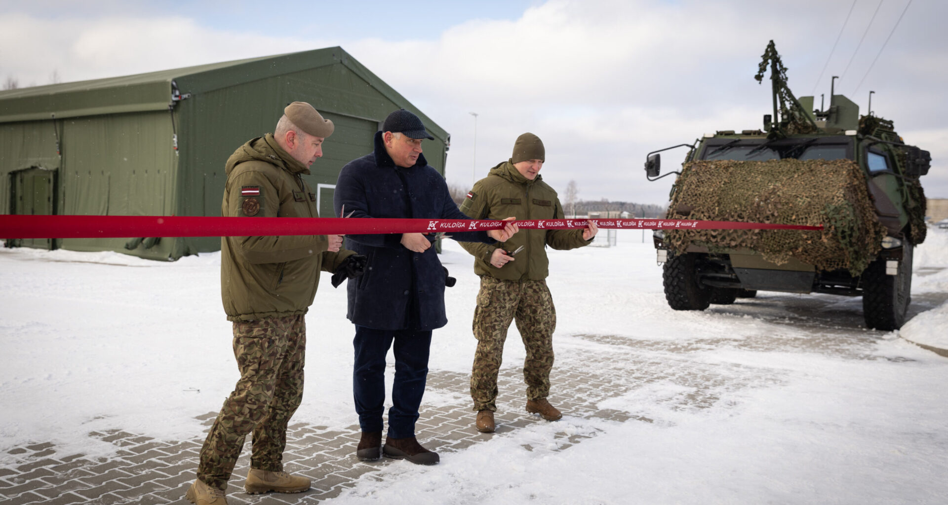 Atklāj bruņutehnikas Patria laukumu - Kurzemnieks.lv
