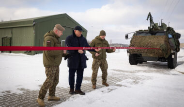 Atklāj bruņutehnikas Patria laukumu - Kurzemnieks.lv