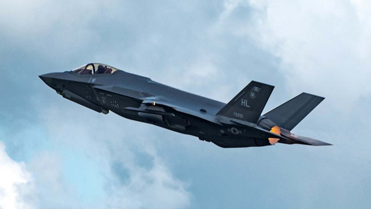 Trampa izteikumi liek augt aizsardzības uzņēmumu vērtībai