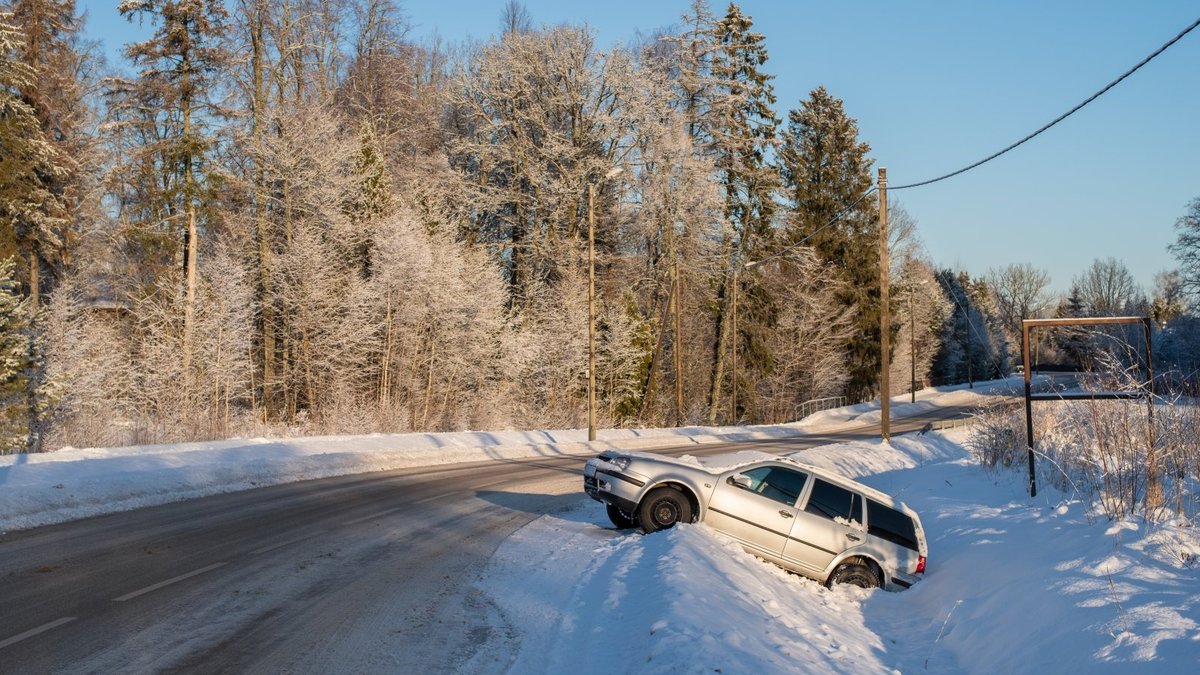Vecgada dienā pieķerti deviņi ierebuši autovadītāji; avārijās cietuši 10 cilvēki