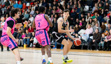 Valmiera savā laukumā nomētā "Zeļļus" – Basketbols – Sportacentrs.com