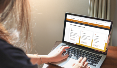 Deklarē dzīvesvietu Latvija.lv vai klātienē