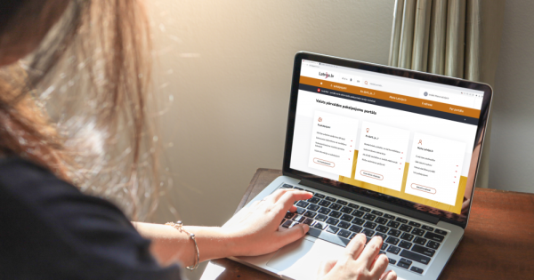 Deklarē dzīvesvietu Latvija.lv vai klātienē