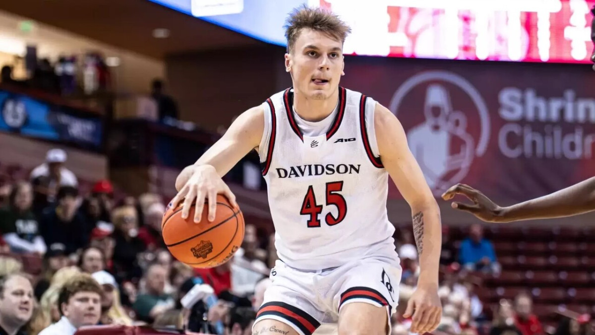 Blūms trāpa sešus tālmetienus un sasniedz NCAA karjeras punktu rekordu – Basketbols – Sportacentrs.com