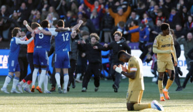 Anglijas kausā gadsimta sensācija – amatieri izsit pagājušās sezonas čempionus – Futbols – Sportacentrs.com