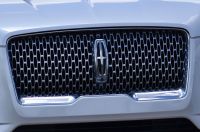 Ukrainai nodos konfiscētu 21 automašīnu, tostarp luksusa spēkratu "Lincoln Navigator"