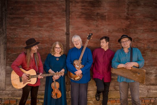 "Zelta mikrofonu" par mūža ieguldījumu saņems grupa "Iļģi"