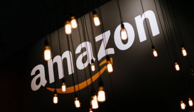 «Amazon» atlaidīs vēl 16 000 darbinieku / Raksts