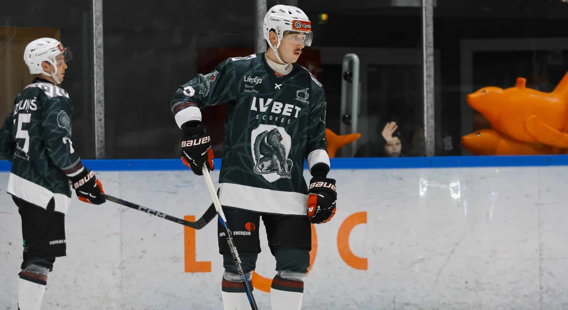 Krūmiņš "Optibet" hokeja līgas spēlē nodrošina "Liepājas HK" uzvaru pār bijušo klubu