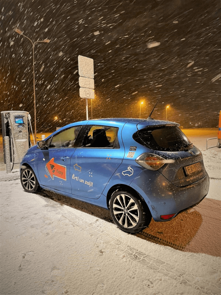 "Cetri ceļo gardi" uzlāde ziemā, sniegputenī un tumsā