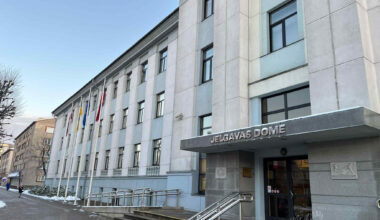 Pašvaldības iestādēm piektdien un sestdien mainīts darba laiks