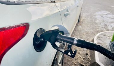 Rīgā degvielas cenas samazinās, bet Tallinā un Viļņā palielinās / Raksts