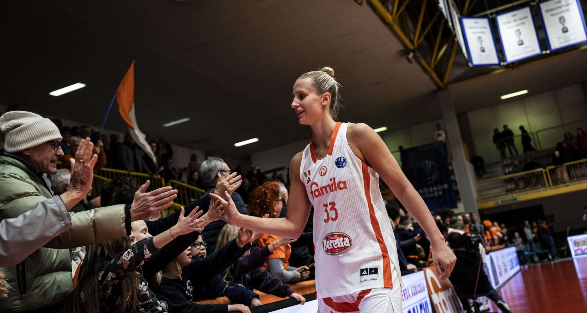 Laksa sekmē graujošu uzvaru Itālijas A sērijas spēlē