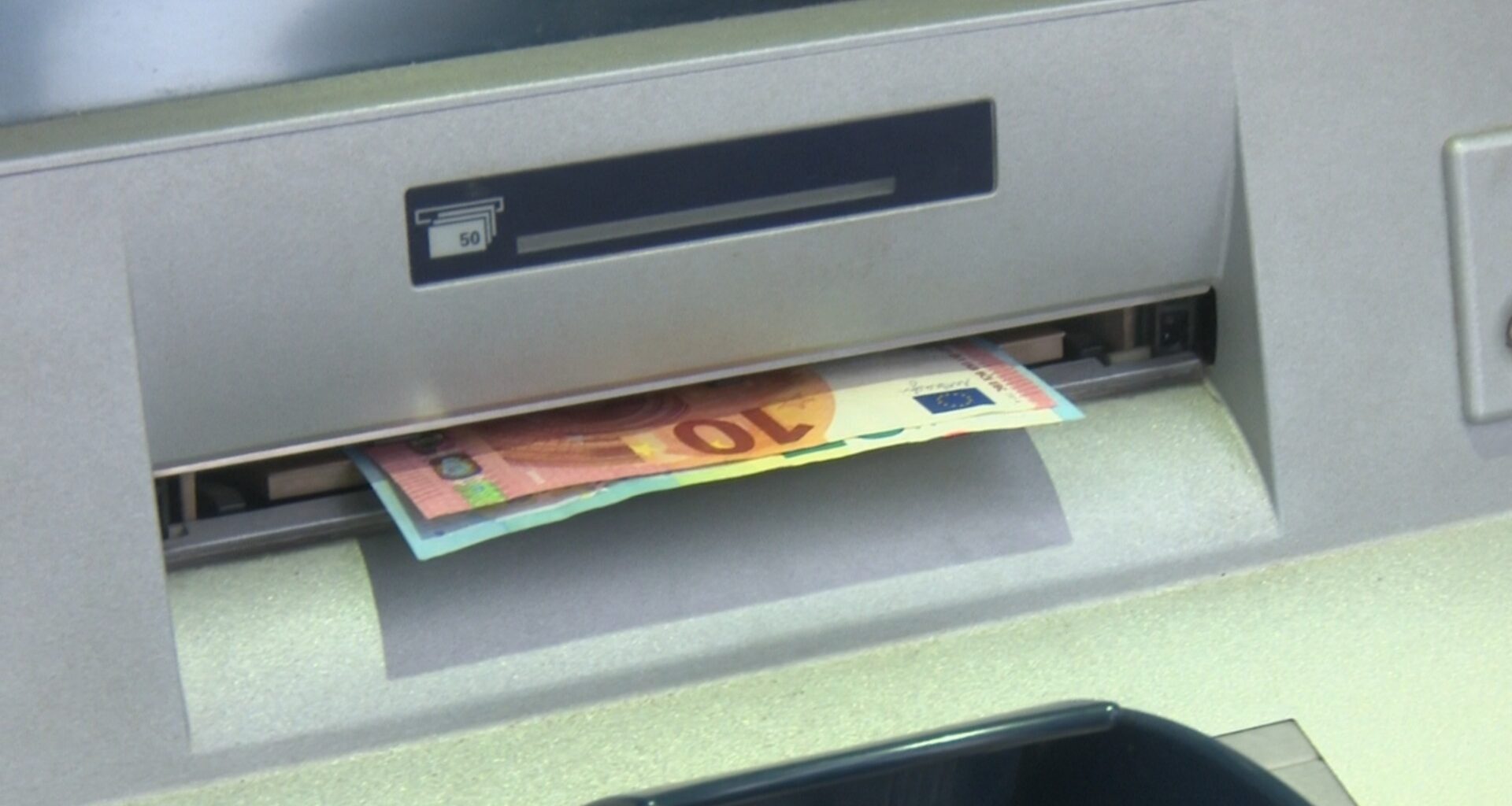 No šā gada Latvijā pieaug minimālā alga un ģimeņu pabalsti / Jēkabpils Laiks: Jēkabpils ziņas