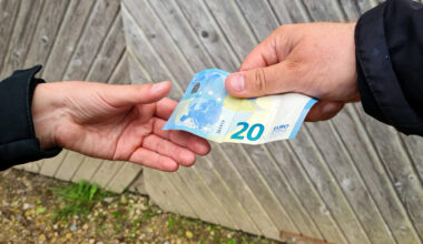 Jēkabpils novadā ap 20 vēlētāju balsis pirktas ar nelielām naudas summām un viskija pudeli / Jēkabpils Laiks: Jēkabpils ziņas