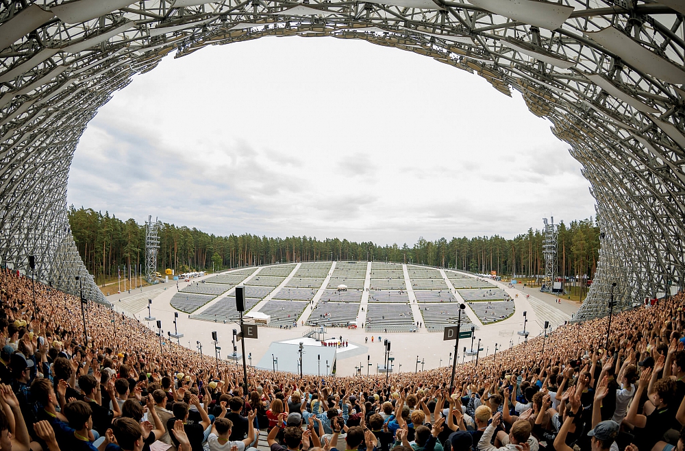 Arvien vairāk mūziķu atsakās no dalības koncertā "Manai dzimtenei" / LR1 / / Latvijas Radio