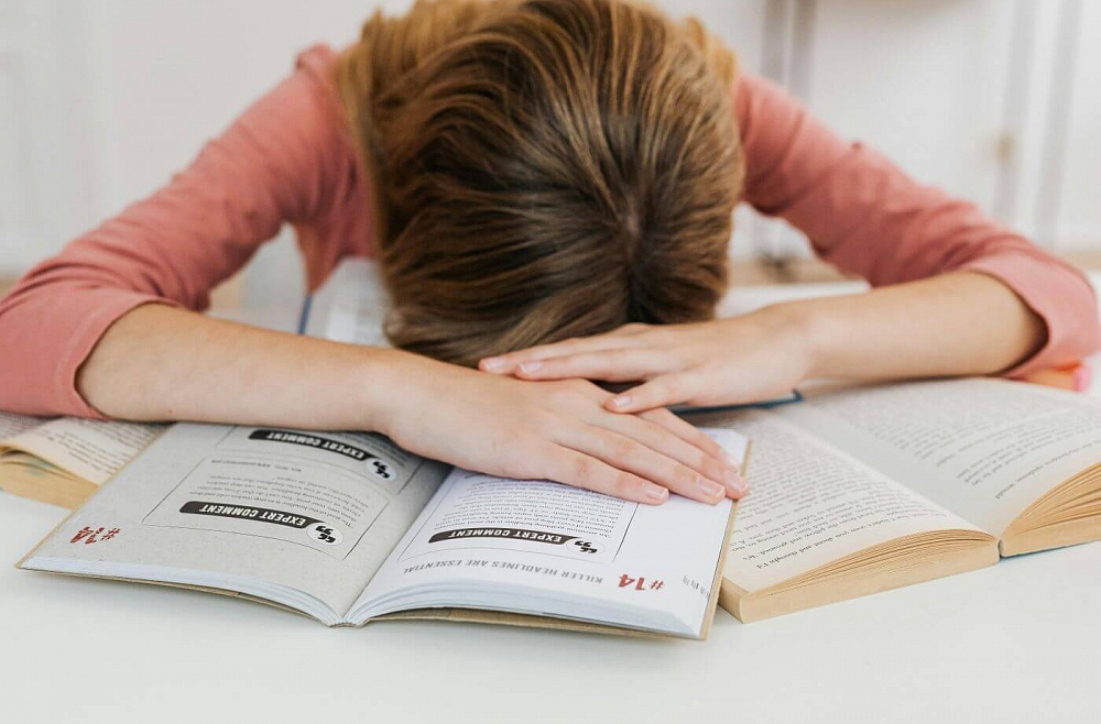 Pozitīvās un negatīvās piezīmes, jeb kas motivē bērnu labi mācīties? / LR1 / / Latvijas Radio