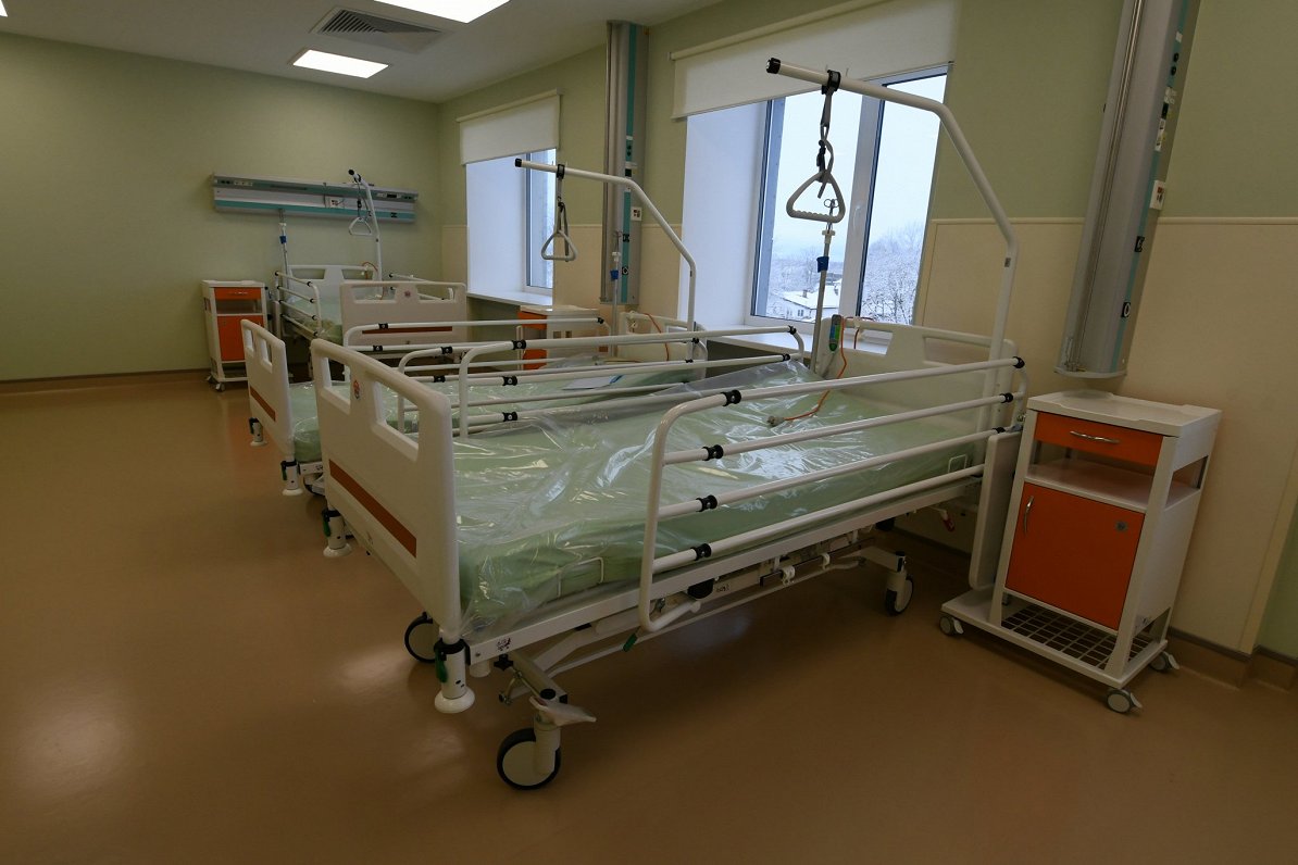 Preiļu slimnīcā atklātas atjaunotās dienas stacionāra telpas