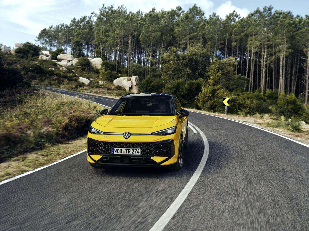 Eiropā pārdotākais SUV – jaunās paaudzes Volkswagen T-Roc – tagad pieejams Latvijā (+ FOTO)