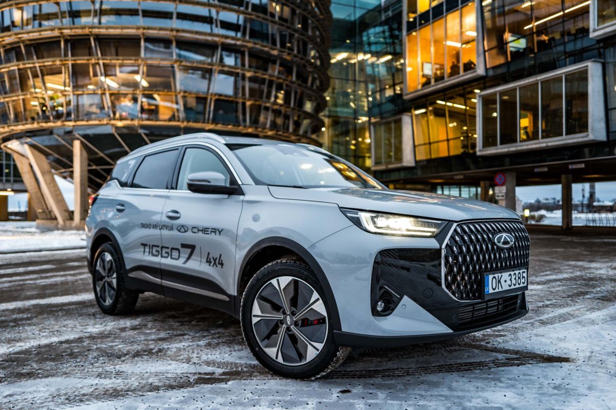 Fotogalerija: Latvijā jau ir pieejams Ķīnas autoražotāja modelis "Chery Tiggo 7" 4X4 (+ FOTO)