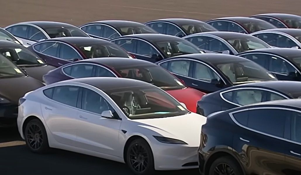 "Tesla" peļņa pērn nokritusies par 46%; Model S un Model X vairs neražos