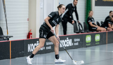 Latvijas Florbola savienība » LV » 2025/2026 » Jaunumi » "Rubene" uzvar "EMU SK" un izraujas turnīra tabulas vadībā