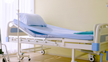 Valdība apstiprina pakāpeniskas pārmaiņas slimnīcu tīkla attīstībā